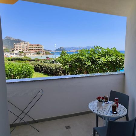 Rooms, Affittacamere Maksim Golfo Aranci Extérieur photo