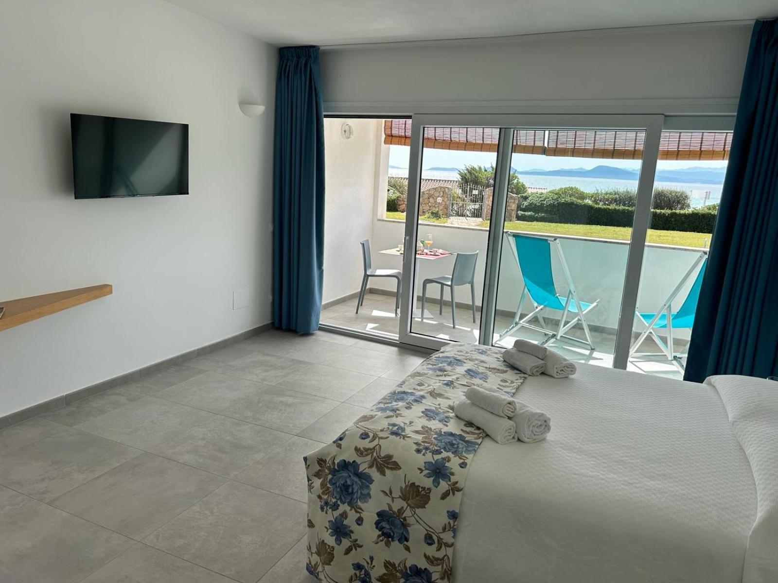 Rooms, Affittacamere Maksim Golfo Aranci Extérieur photo