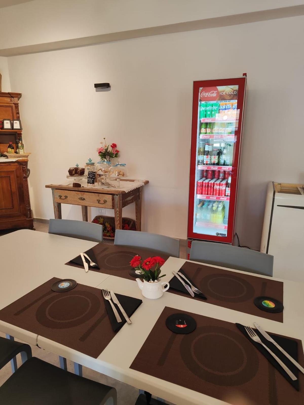 Rooms, Affittacamere Maksim Golfo Aranci Extérieur photo