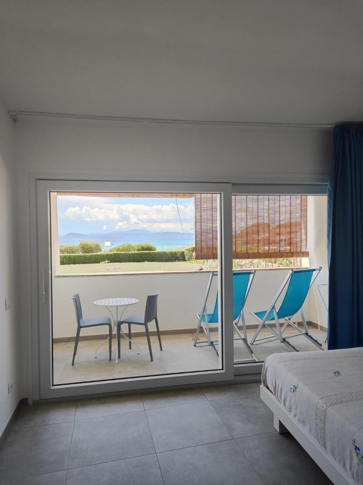 Rooms, Affittacamere Maksim Golfo Aranci Extérieur photo