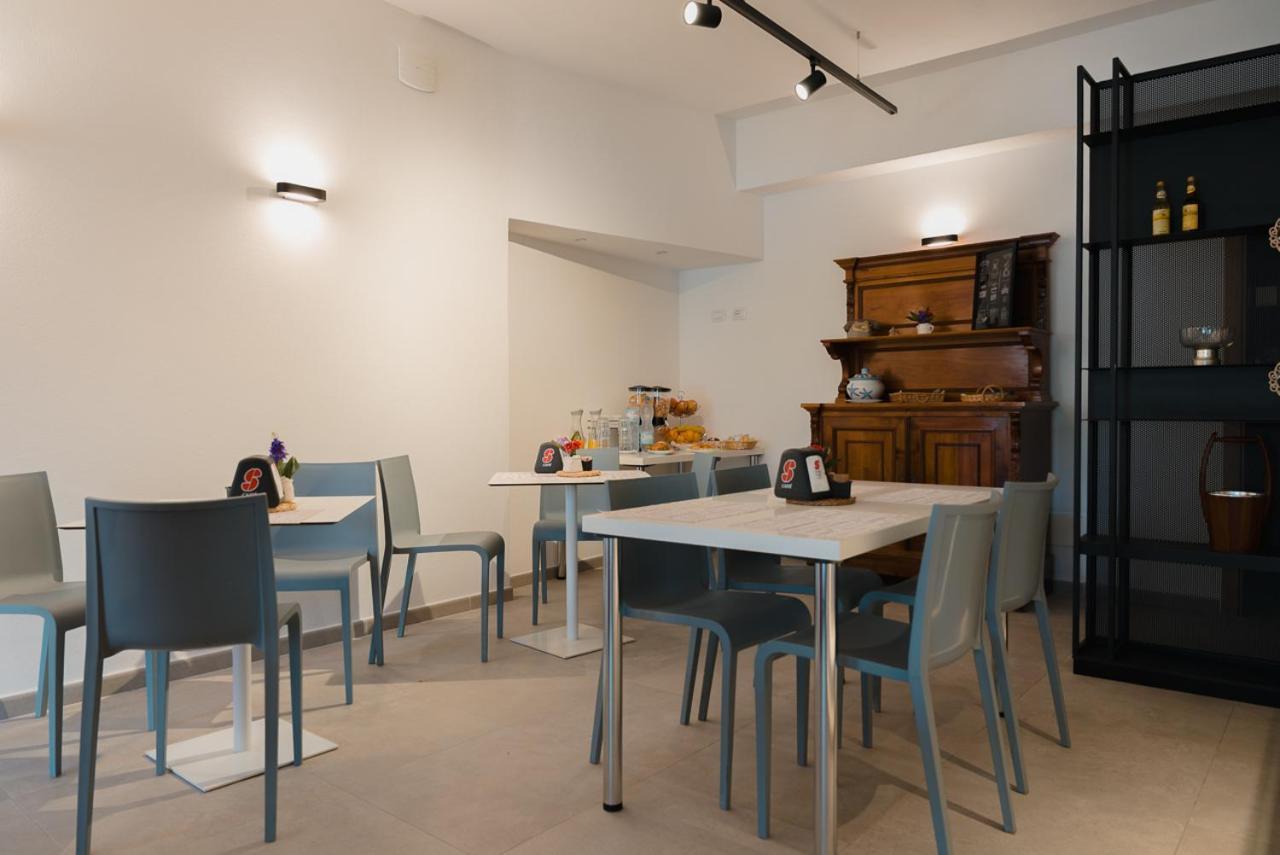 Rooms, Affittacamere Maksim Golfo Aranci Extérieur photo