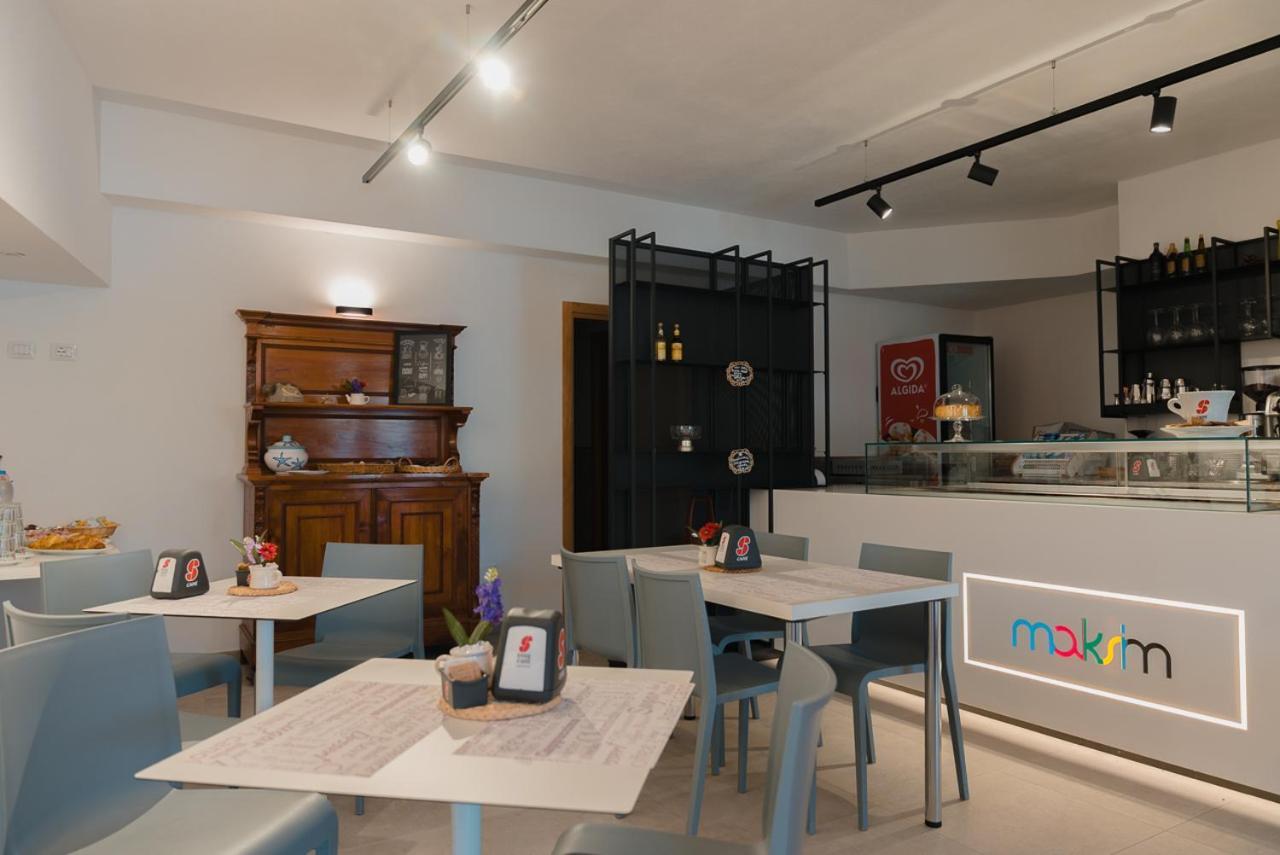 Rooms, Affittacamere Maksim Golfo Aranci Extérieur photo