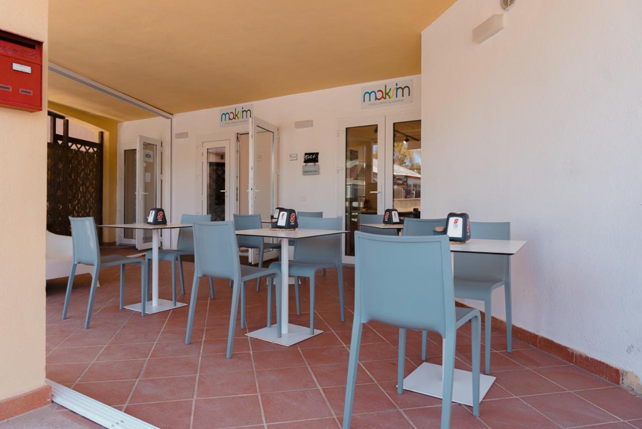 Rooms, Affittacamere Maksim Golfo Aranci Extérieur photo