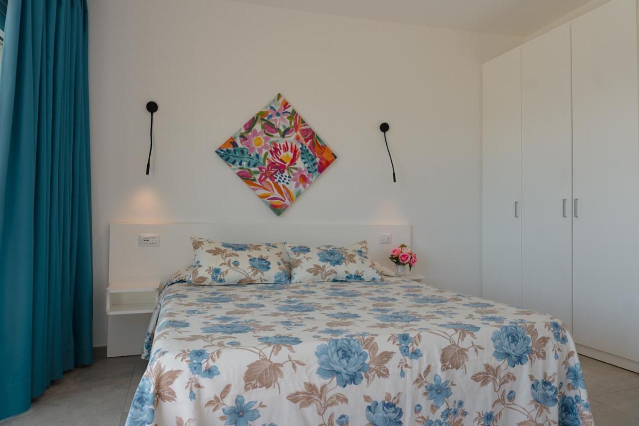 Rooms, Affittacamere Maksim Golfo Aranci Extérieur photo