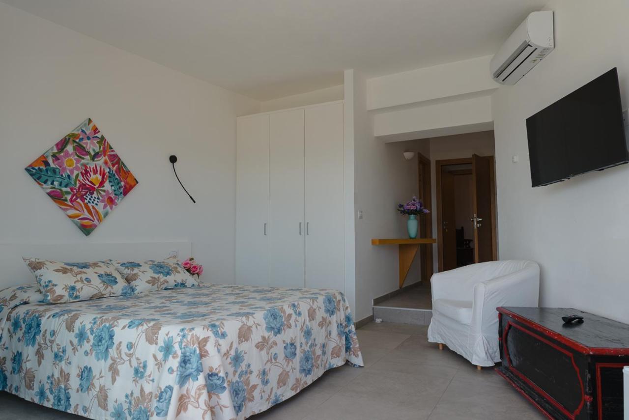 Rooms, Affittacamere Maksim Golfo Aranci Extérieur photo