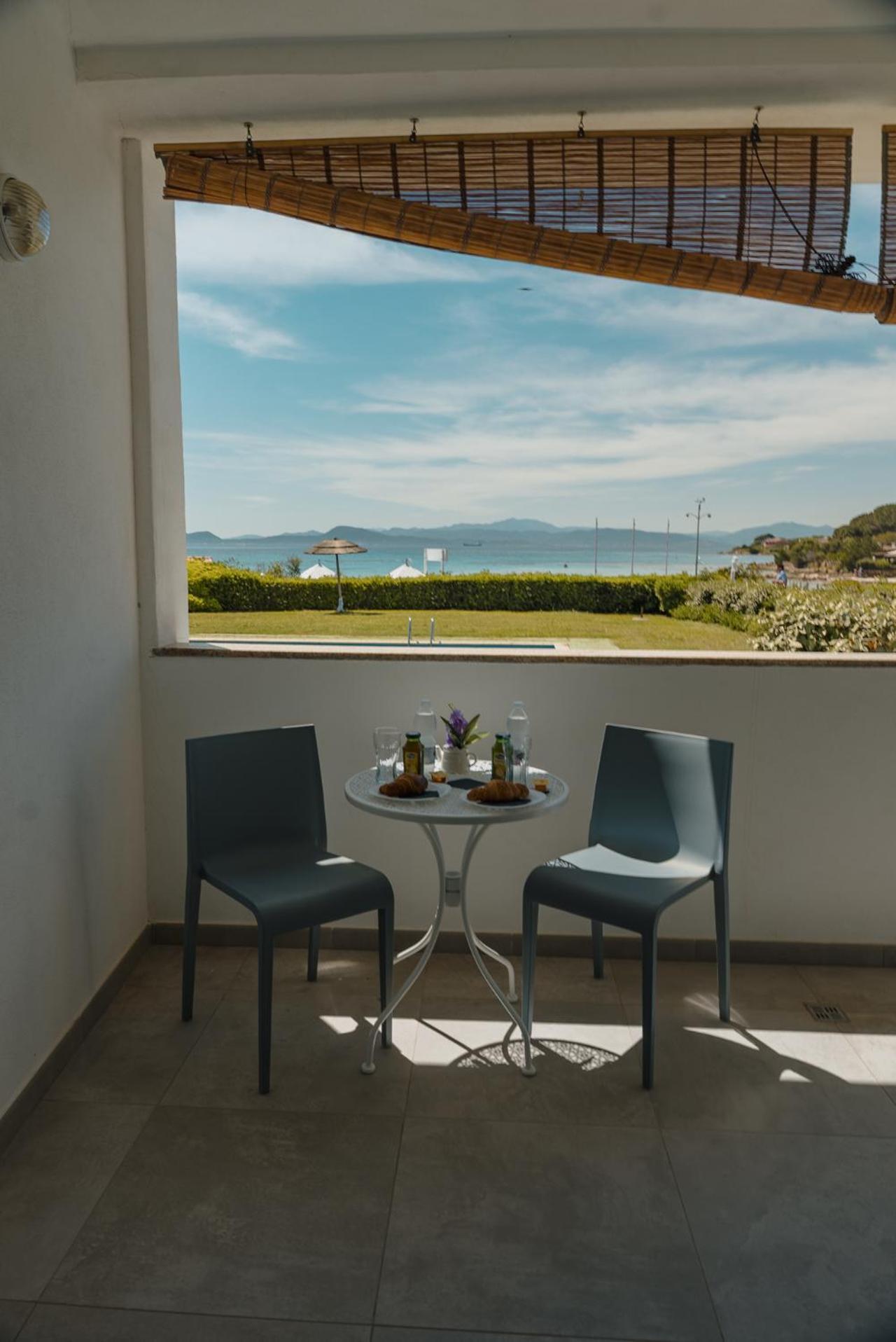 Rooms, Affittacamere Maksim Golfo Aranci Extérieur photo