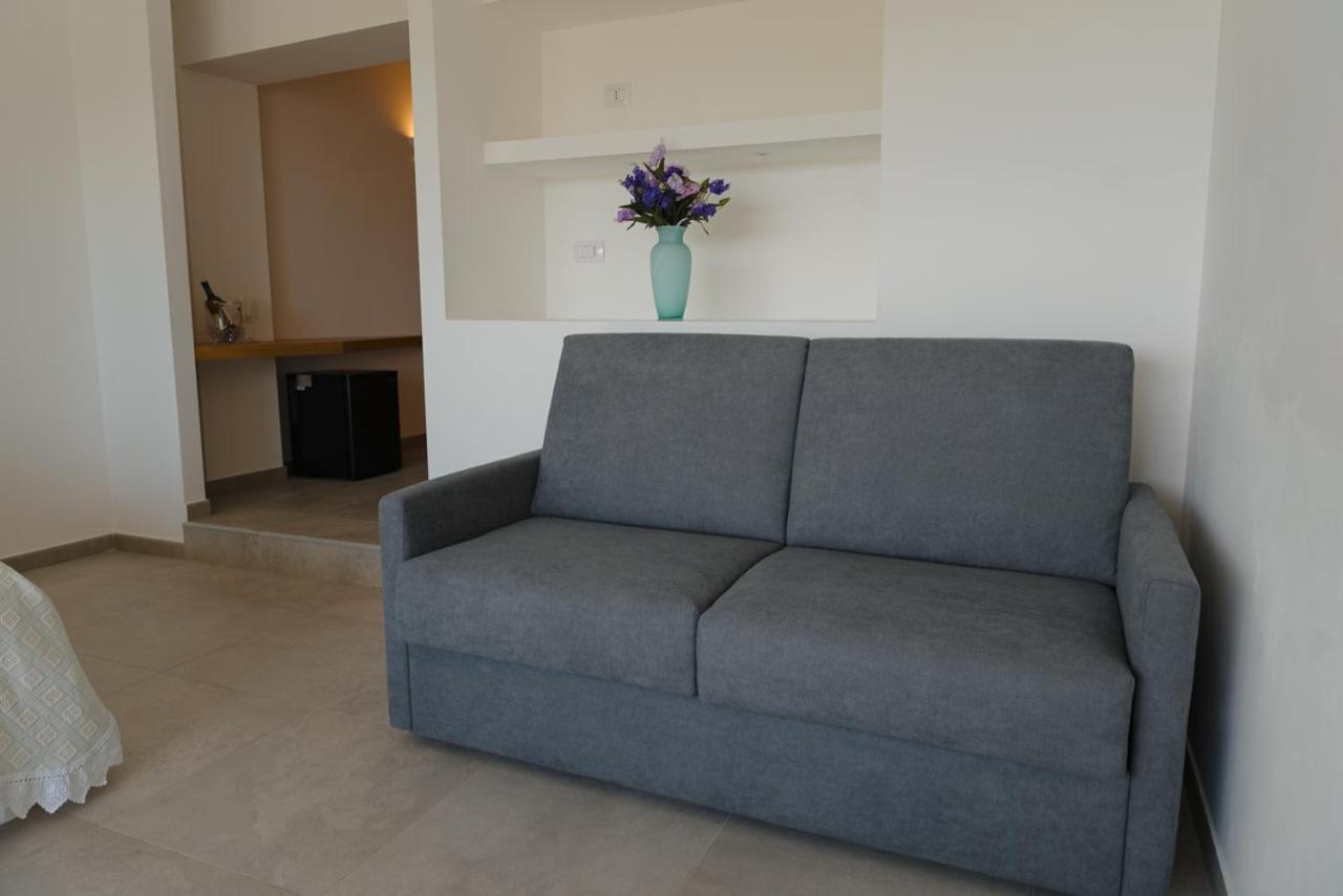 Rooms, Affittacamere Maksim Golfo Aranci Extérieur photo